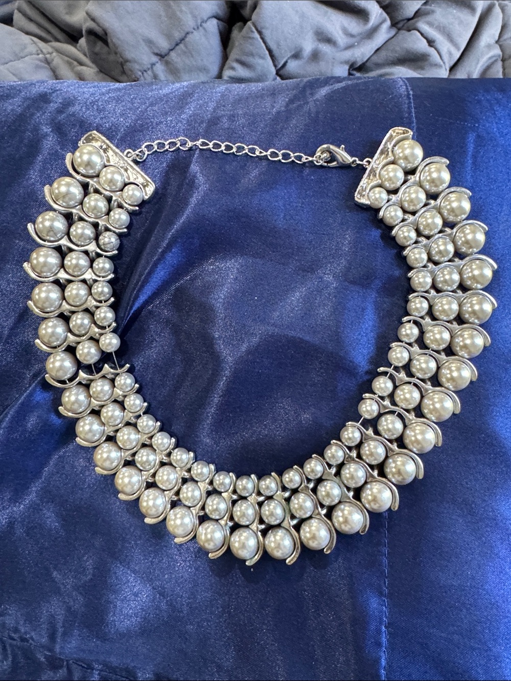 Classic Faux Pearl Cluster Statement Necklace - Silver Tone